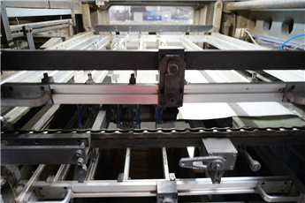 Automatic die-cutting machine